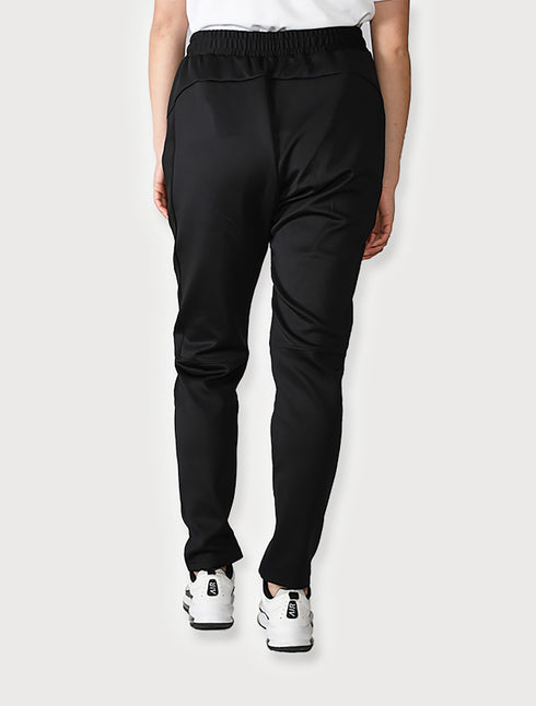 スクアドラ / テーパードスリム・ジャージロングパンツ / 膝下をコンプレッション素材に切り替えた高機能ジャージパンツ。