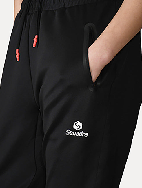 スクアドラ / トレーニングテックフィット・ロングパンツ トレーニング ジャージパンツ ストレッチ メンズ おしゃれ 細身 フィット感 テーパードパンツ スポーツウェア 練習 移動着 服