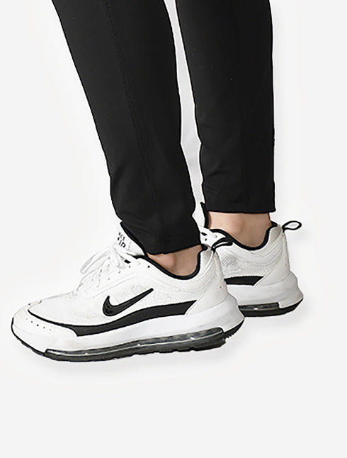 スクアドラ / トレーニングテックフィット・ロングパンツ トレーニング ジャージパンツ ストレッチ メンズ おしゃれ 細身 フィット感 テーパードパンツ スポーツウェア 練習 移動着 服