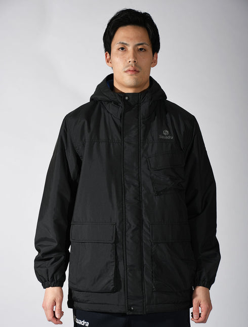 スクアドラ / コーチング中綿フーディハーフコート / ポリエステル100%素材だから、温かいのにしっかり軽い。
