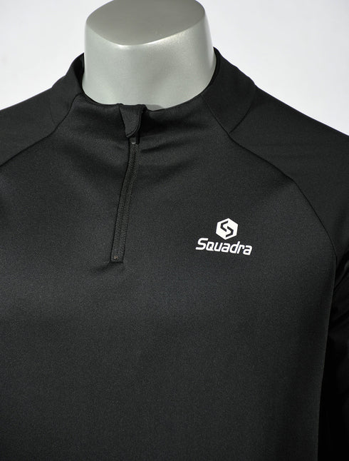 スクアドラ / テックニット・コンプレッショントレーニングプルオーバー / ストレスフリーのストレッチ素材を使用し、アップ時のカラダの動きを妨げません。