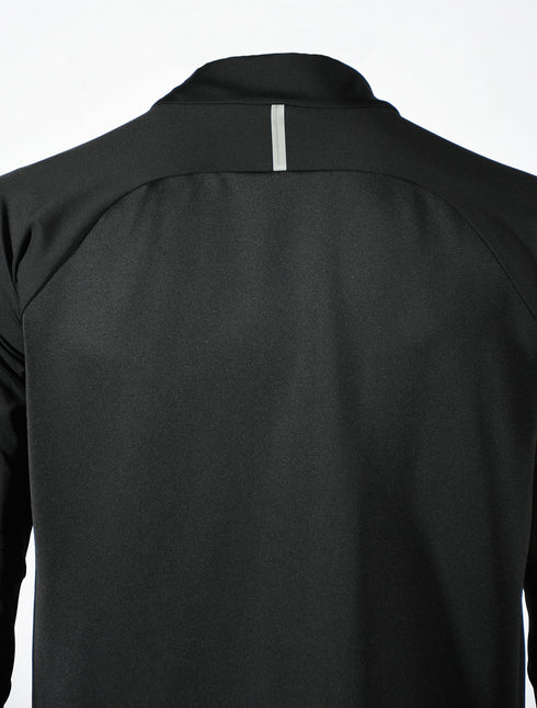 スクアドラ / テックニット・コンプレッショントレーニングプルオーバー / そで部がトリコットストレッチ(コンプレッション素材)になっており、トレーニング時のストレスを感じさせません。