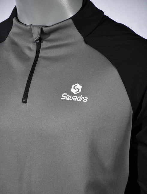 スクアドラ / テックニット・コンプレッショントレーニングプルオーバー コンプレッションウェア メンズ 人気 おすすめ ストレッチ フィット感 タイト スリム 細身 テック素材 長袖 スポーツウェア