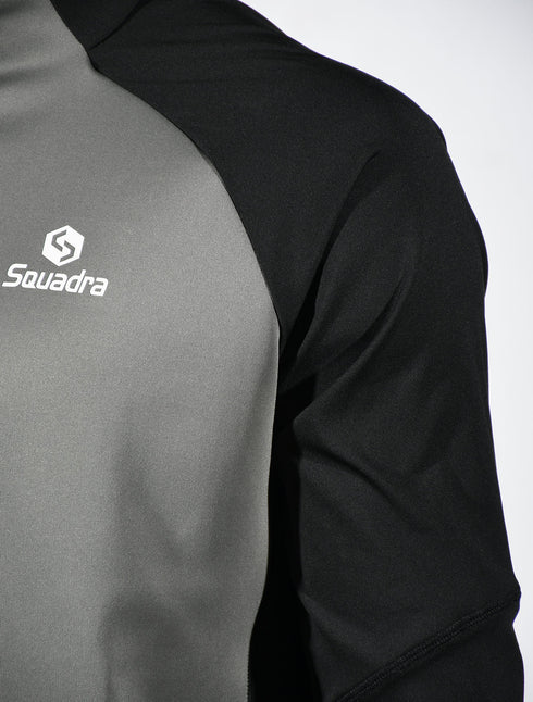 スクアドラ / テックニット・コンプレッショントレーニングプルオーバー / フィット感が抜群のコンプレッションウェア。