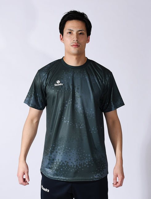 スクアドラ / グラフィック プラクティスシャツ / 優れたストレッチ性でハードな練習でも快適な着心地をキープします。