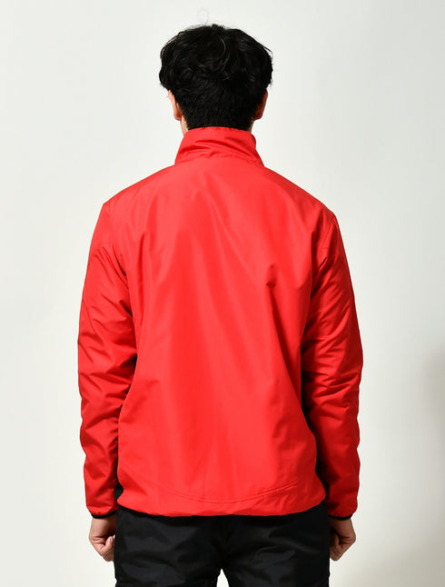 スクアドラ / ウィンドアップジャケット 裏地にトリコット起毛を採用することで、保温性抜群のウィンドアップジャケットに。暴風や撥水機能も兼ね合わせています。