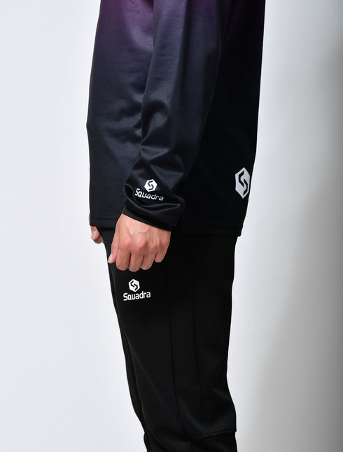 スクアドラ / グラフィックロングスリーブプラクティスシャツ 女性・男性問わず着用可能なプラクティスシャツ。トレーニングやフィットネスにも。