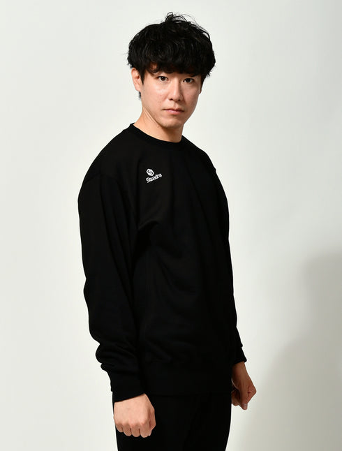 スクアドラ / DRY クルーネックスウェット 柔らかい生地で動きやすいトレーナー。