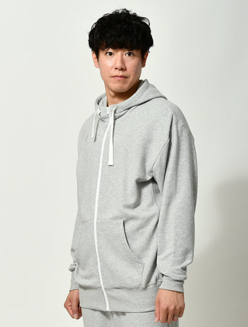 スクアドラ / DRY スウェットフルジップフーディジャケット ホワイトのストリングとジップがポイントのスウェットパーカ。