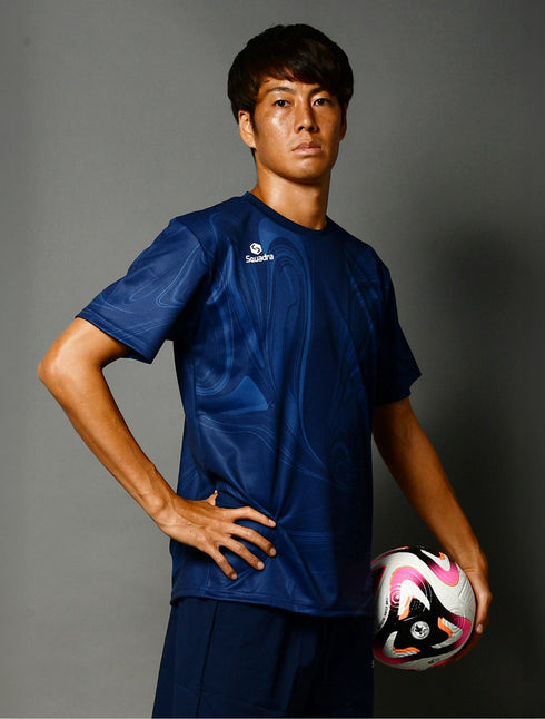 スクアドラ / プラクティスシャツ (マーブル) 奈良クラブ所属の鈴木大誠選手。