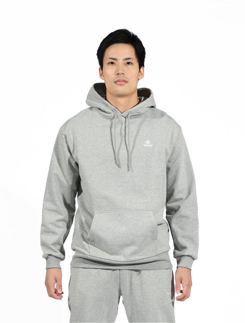 スクアドラ / フーディスウェットプルオーバー / トレーニングシーンだけでなく、普段使いもできるデザインのスウェットプルオーバー。