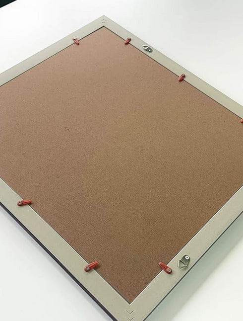 スクアドラ / ユニフォーム専用フレーム / 思い出のユニフォームを額装できるユニフォーム専用フレームです。