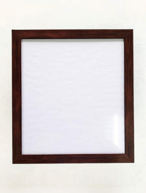 スクアドラ / ユニフォーム専用フレーム / 少し厚手のユニフォームでも額装が可能なフレームです。